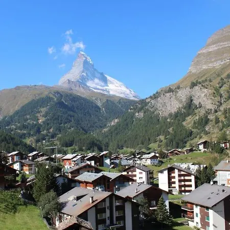 Sleeps 8 Pool Wifi T496575 Apartment